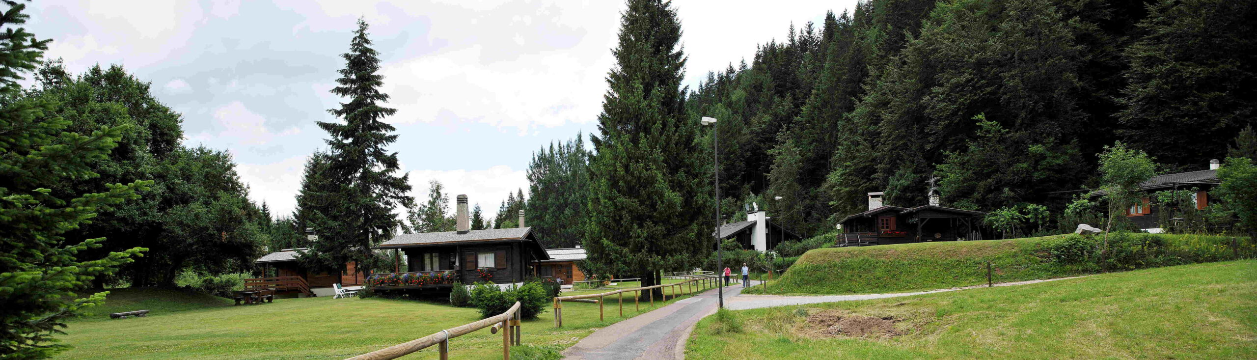 Wanderungen in den Bergen von Andalo Passeggiate in Brenta ad Andalo